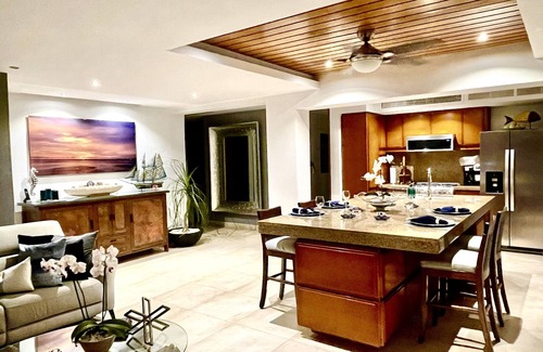 South Shore Hotel Area Condo | Romantic Oceanfront Retreat with Pool and Spa Amenities