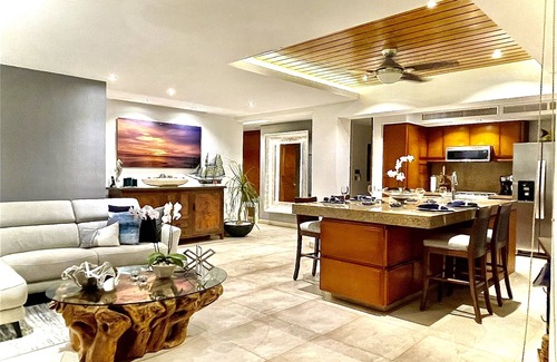 South Shore Hotel Area Condo | Romantic Oceanfront Retreat with Pool and Spa Amenities