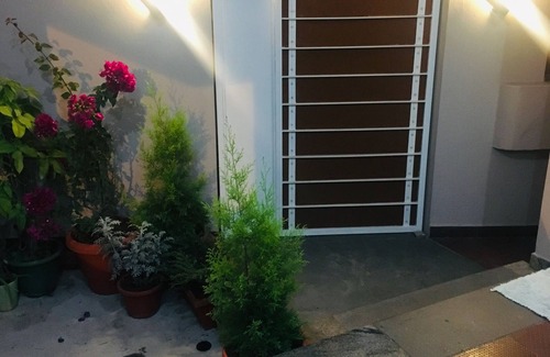Bengaluru House | Cozy Bungalow with Kitchen: Your Private Retreat Awaits