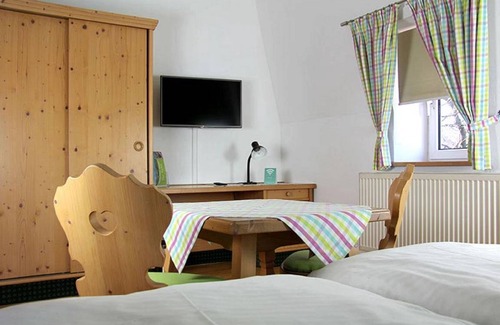 Burgbernheim Resort | Cozy Private Room for 4 with Breakfast & Restaurant Access