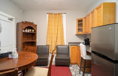 Centretown Apartment | Cozy Private Room in Downtown Ottawa - Guest Rated 6.8