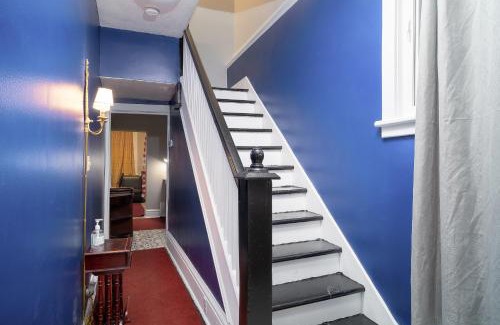 Centretown Apartment | Cozy Private Room in Downtown Ottawa - Guest Rated 6.8