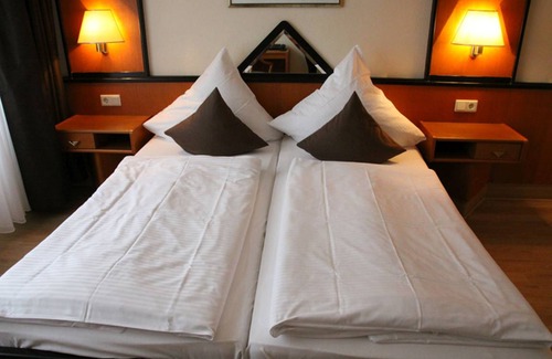 Luisenthal Resort | Cozy Private Room for 2 with Pool & Restaurant Access