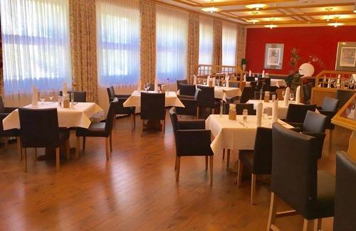 Luisenthal Resort | Cozy Private Room for 2 with Pool & Restaurant Access