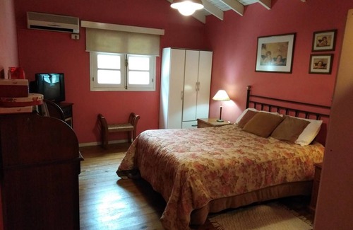 San Rafael Cabin | Cozy Private Room for 2 with Kitchen Access