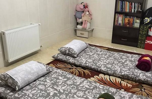 Taft Resort | Cozy Private Room for 2 with Kitchen Access