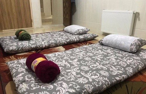 Taft Resort | Cozy Private Room for 2 with Kitchen Access