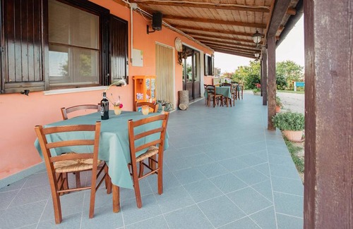 Colletorto Resort | Cozy Private Room for 3 Guests with Dining & Pet Options