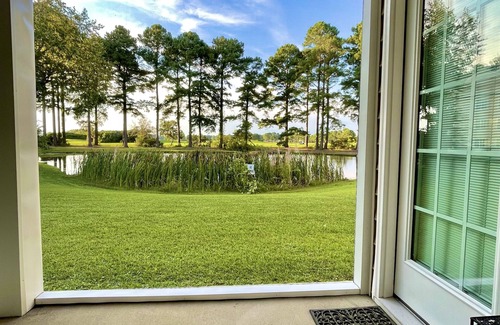 Waterford Plantation Condo | Cozy Private Room with King Bed & Kitchen Amenities