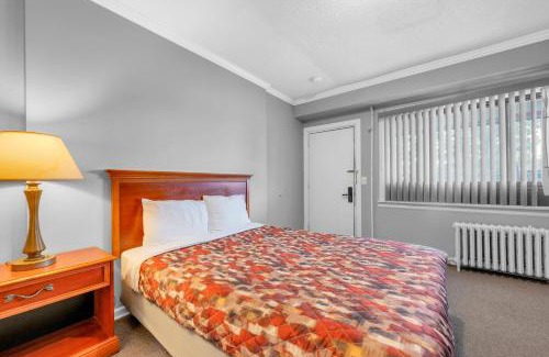 Riverview Apartment | Private Room Bath Brownstown Near Detroit