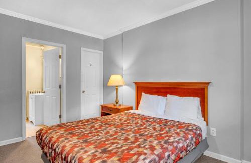 Riverview Apartment | Private Room Bath Brownstown Near Detroit
