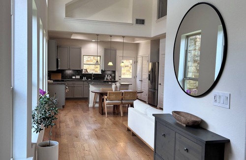 Austin House | Private Room + Bath in South Austin Townhouse – Quiet, Clean & Spacious