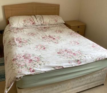 Glentham House | Cozy Private Room in Bishop Norton - Family Friendly Stay