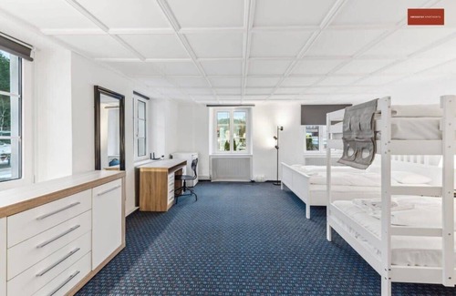 Dietikon District Apartment | Cozy Private Room for Four in Welcoming Shared Home