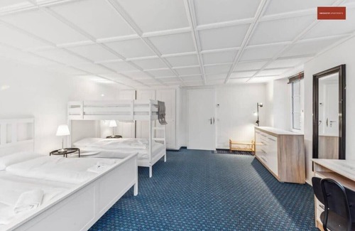 Dietikon District Apartment | Cozy Private Room for Four in Welcoming Shared Home