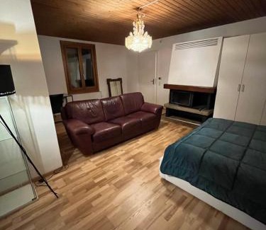 Bolligen House | Cozy Long-Term Stay with Family and Pet-Friendly Amenities