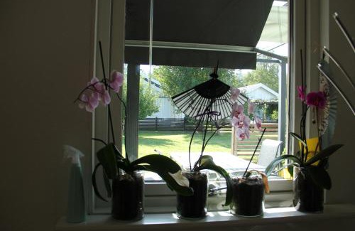 Almhult House | Cozy Villa Room with Garden View and Child-Friendly Amenities