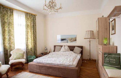 Perchtoldsdorf Apartment | Private room in Perchtoldsdorf near Vienna with pool