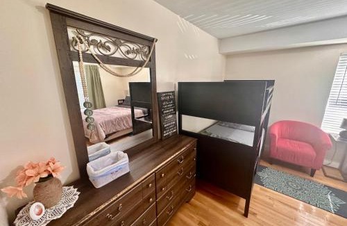 Everett House | Private Room in Everett