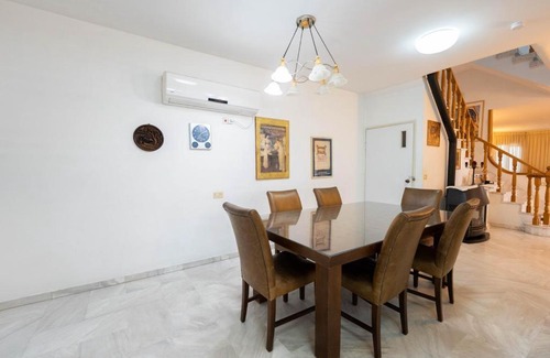 Rishon LeTsiyon House | Cozy Private Room in Welcoming Vila with Family Amenities