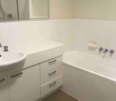 Kippa-Ring House | Cozy Room with Private Bath in a Welcoming Homestay