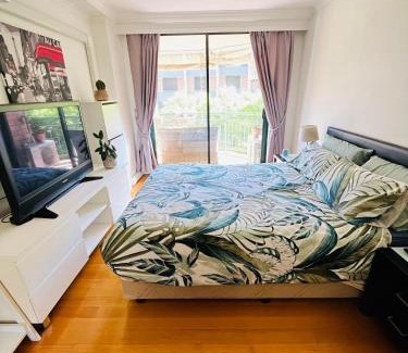 Pyrmont House | Top-Rated Private Room in Pyrmont with Pool Access