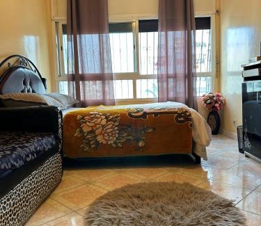 Diour Jamaa House | Cozy City Center Room: Pet and Child Friendly Stay
