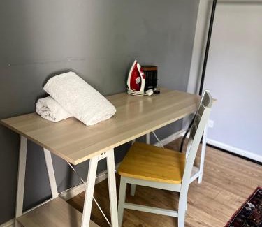 Templepatrick House | Convenient Double Room Near Airport - Family-Friendly Stay
