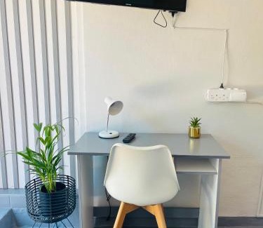 South Durban House | Cozy Private Room Pelican - Ideal for Family Getaways