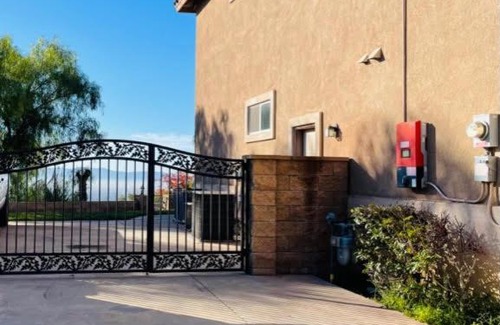 Rancho Cucamonga House | Private Room with City Views and Pet-Friendly Amenities