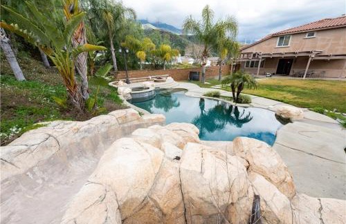 Rancho Cucamonga House | Private Room with City Views and Pet-Friendly Amenities