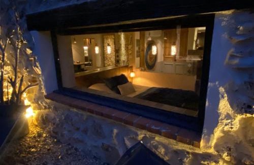 Lorgues Villa | Indulge in Private Room & Spa with Jacuzzi Experience