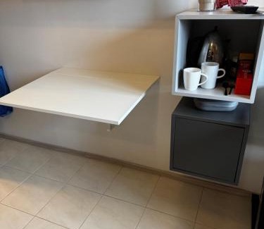 Njardvik House | Private Room With Bath Close to the Airport
