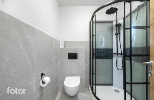 Njardvik House | Private Room With Bath Close to the Airport