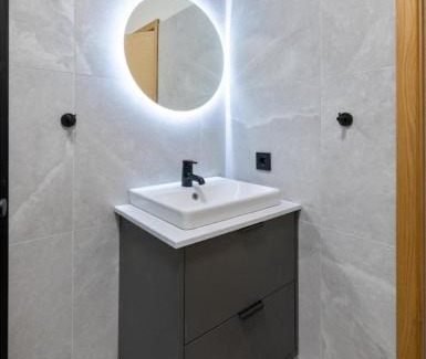 Njardvik House | Private Room With Bath Close to the Airport