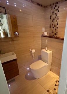 Cymmer House | Private room with en-suite and private entrance