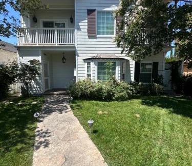 Burbank House | Private room with private bathroom - Mini Mansion