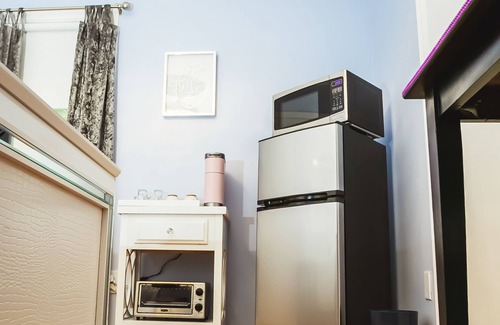 Murraysville House | Cozy Private Room with Separate Entrance in Wilmington