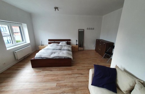 Ranst House | Cozy Private Room with Breakfast and Kitchen Access