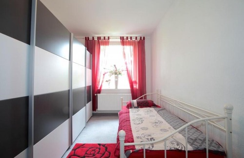 Vahrenwald House | Cozy Private Rooms for Your Next Getaway - Rated 7.5/10