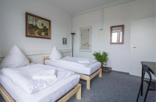 Karlsruhe City Centre House | Guest Rated Hotel Rooms with Family Amenities and Dining