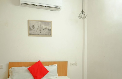 Lajpat Nagar Bed & Breakfast | Comfortable Private Rooms in Lajpat Nagar with Spa Access