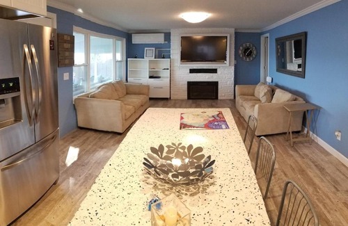 Oak Harbor House | Seaside Retreat: Private Beach Cottage for 10 Guests