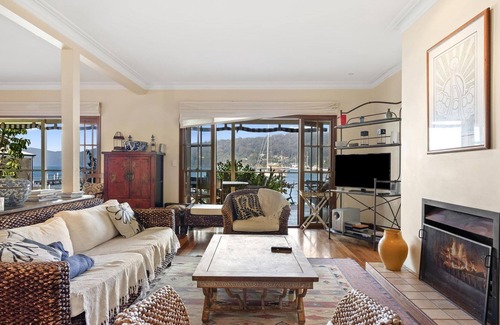 Pretty Beach Central Coast House | Private Sands - 180 degree water views