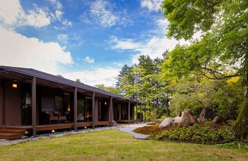 Hakone Villa | Private sauna and open-air hot spring bath.