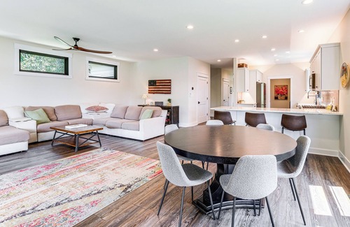Moneta House | Idyllic Lakefront Moneta Home with Hot Tub & Boat Dock