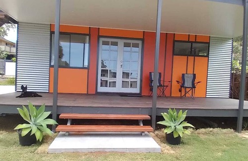 Brisbane Waterfront Apartment | Exceptional 2-Bedroom Apartment with Pet-Friendly Amenities