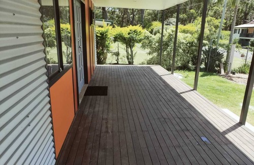 Brisbane Waterfront Apartment | Exceptional 2-Bedroom Apartment with Pet-Friendly Amenities