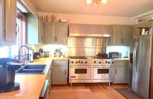 Warren House | Charming Ski Lodge with Hot Tub Near Sugarbush - Guest Rated 9.8