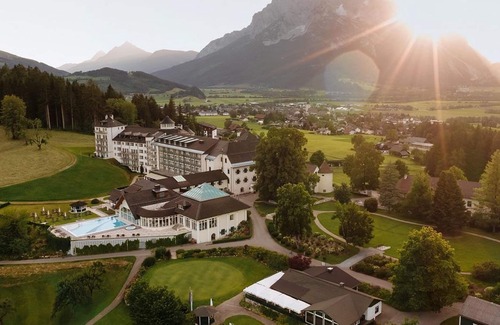 Gatschen House | Relaxing Private Spa Suite with Balcony at IMLAUER Hotel
